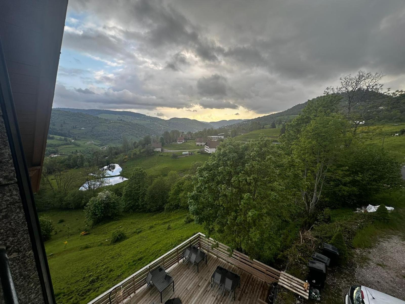 Les Chalets Bambi & Jacuzzi Privatif La Bresse Szoba fotó